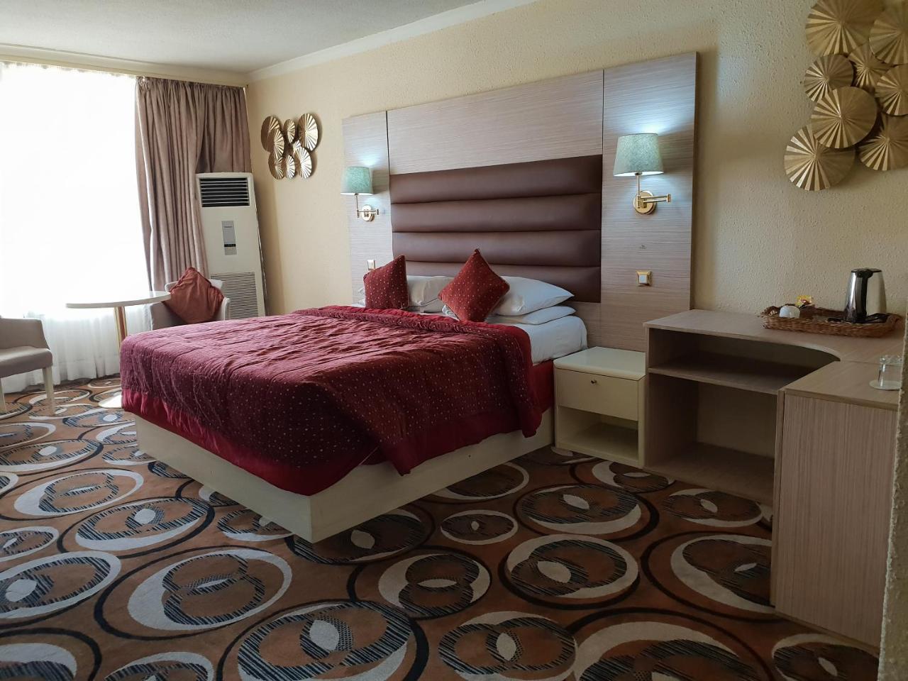 Отель Nicon Luxury Абуджа Экстерьер фото