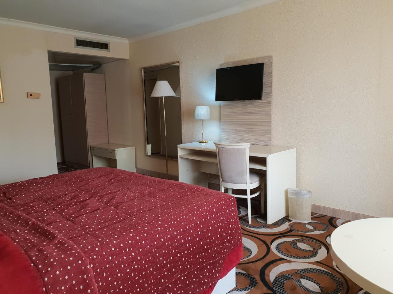 Отель Nicon Luxury Абуджа Экстерьер фото